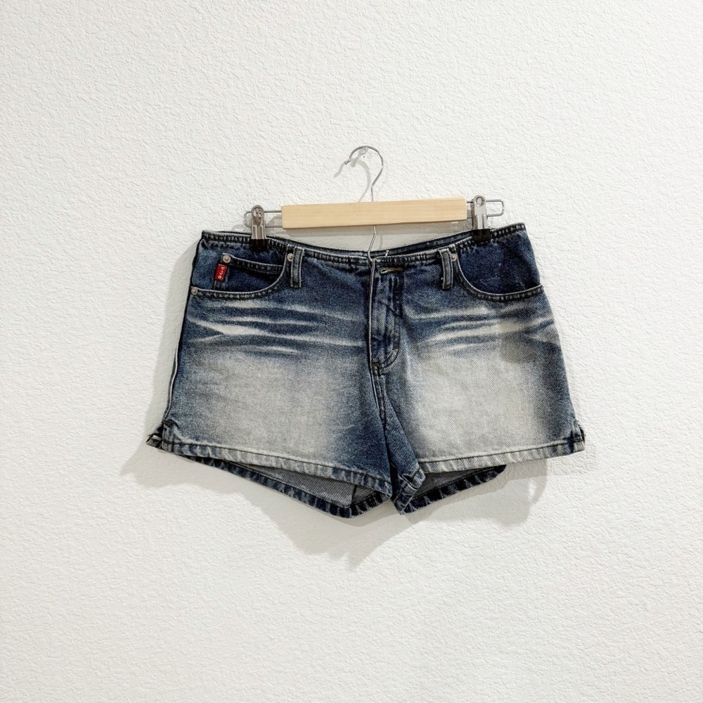 MUDD- Vintage Y2K Low Rise Jean Shorts Size 11